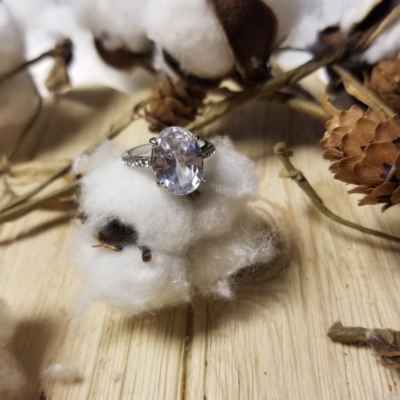 💍💍Exquisite Shiny 5 Karat Oval Cut engagement ring💍💍 - Picture 11 of 16